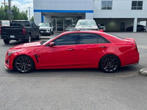 Used 2019 Cadillac CTS V w/ Luxury Package RWD image 4