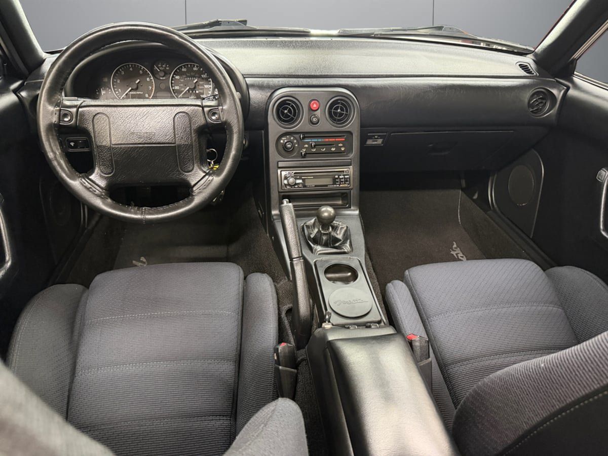 Used 1992 MAZDA MX-5 Miata RWD image 12