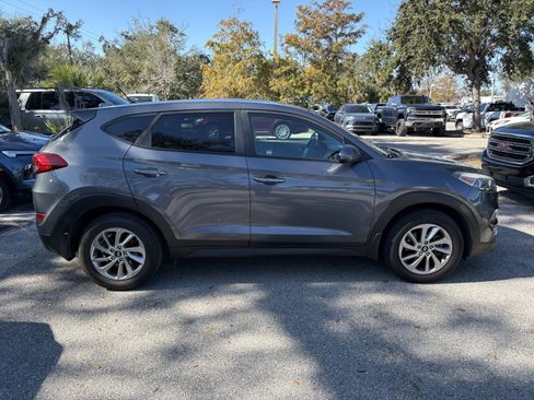 Used 2018 Hyundai Tucson SE image 8