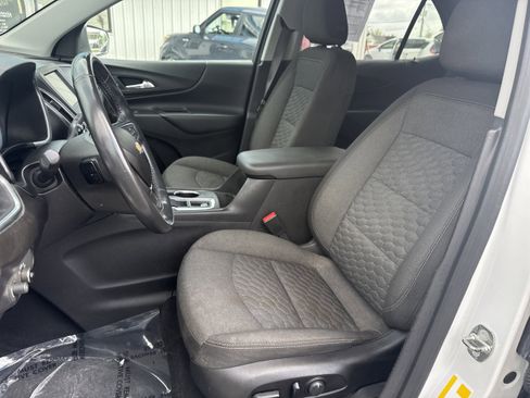 Used 2018 Chevrolet Equinox LT image 3