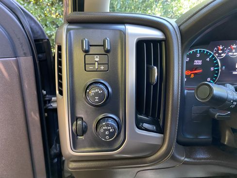 Used 2018 GMC Sierra 1500 Denali w/ Denali Ultimate Package AWD/4WD image 17