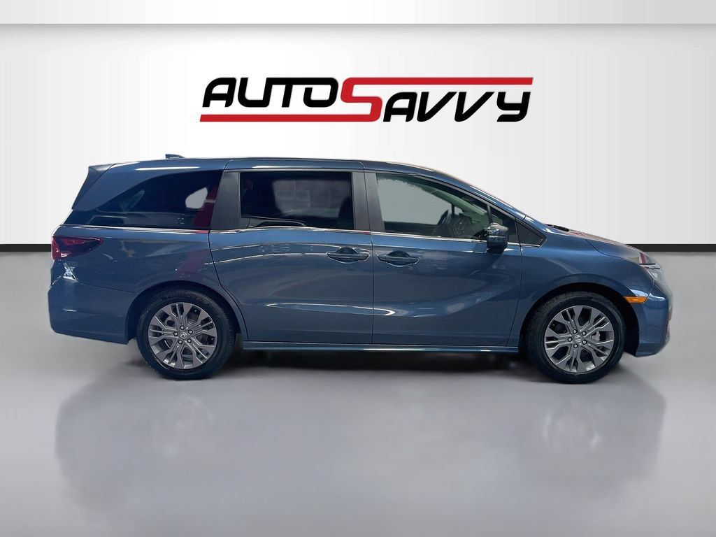 Used 2025 Honda Odyssey Touring image 8
