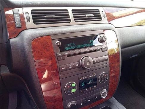 Used 2010 Chevrolet Tahoe LT RWD image 20