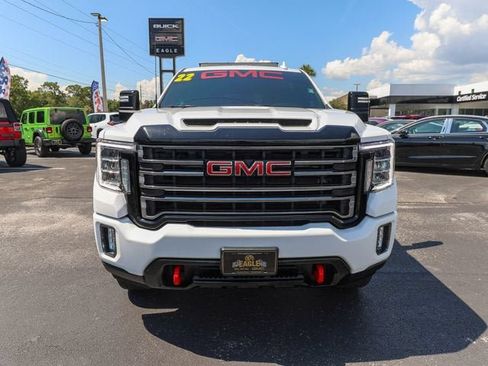 Used 2022 GMC Sierra 2500 AT4 AWD/4WD image 2
