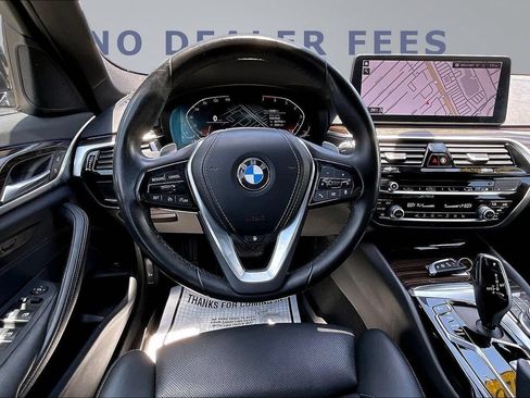 Used 2022 BMW 530i xDrive w/ Convenience Package AWD/4WD image 8