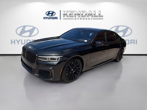 Used 2021 BMW M760i xDrive AWD/4WD image 3