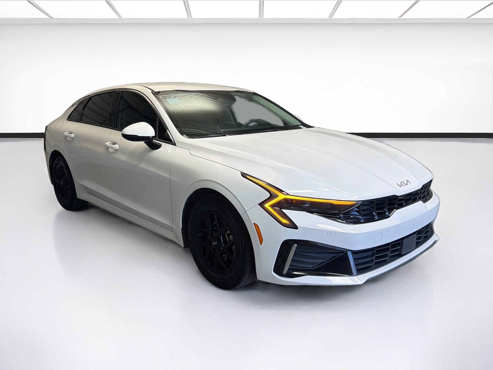 Used 2025 Kia K5 LXS FWD image 3