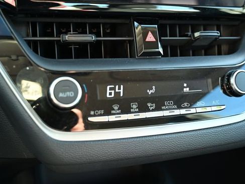 Used 2023 Toyota Corolla LE image 27