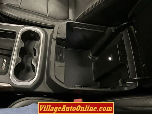 Used 2019 Chevrolet Silverado 1500 High Country w/ Technology Package AWD/4WD image 24