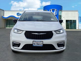 Used 2024 Chrysler Pacifica Select video 2