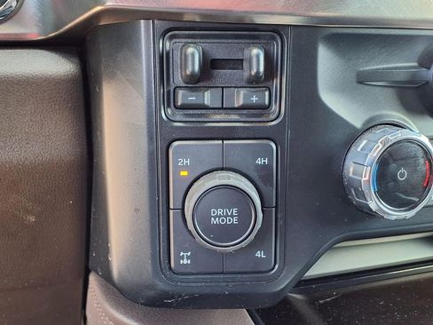 Used 2023 Ford F250 King Ranch w/ FX4 Off-Road Package AWD/4WD image 31