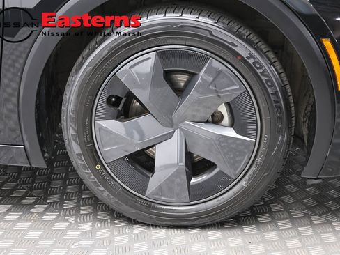 Used 2023 Toyota Prius LE FWD image 30