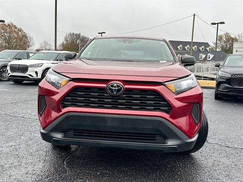 Used 2022 Toyota RAV4 LE image 5