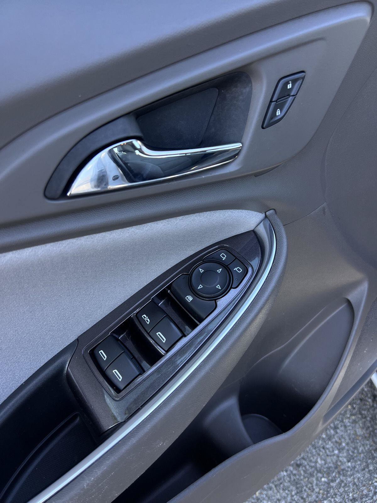 Used 2022 Chevrolet Malibu LT FWD image 28