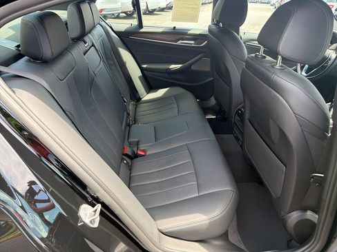Used 2022 BMW 530i w/ Executive Package RWD image 15