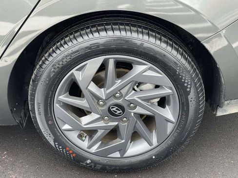 Certified 2024 Hyundai Elantra SEL image 9