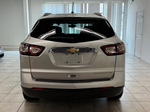 Used 2013 Chevrolet Traverse LS FWD image 8