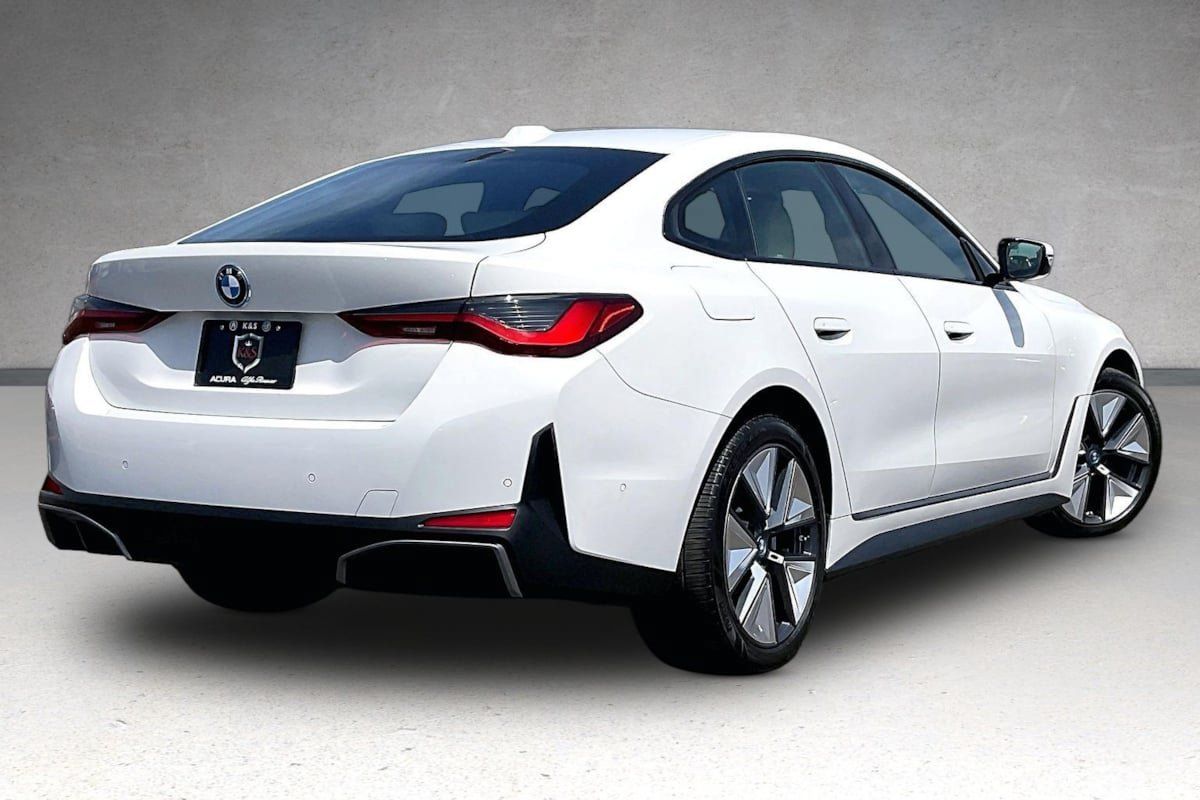 Used 2023 BMW i4 eDrive40 w/ Premium Package RWD image 32