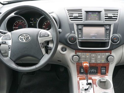 Used 2013 Toyota Highlander Limited FWD image 23