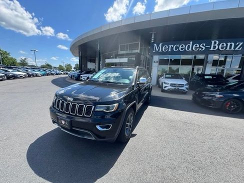 Used 2017 Jeep Grand Cherokee Limited w/ Luxury Group II AWD/4WD image 21