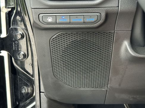 Used 2025 Jeep Wrangler Unlimited Sahara AWD/4WD image 37