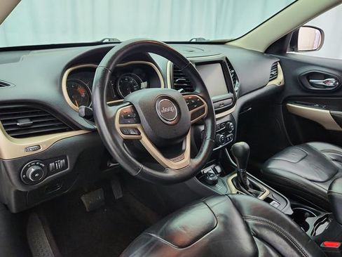 Used 2017 Jeep Cherokee Latitude w/ True North Edition AWD/4WD image 9
