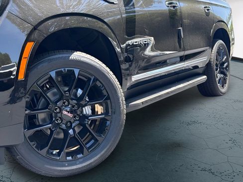 New 2026 GMC Yukon Elevation w/ LPO, Floor Liner Package RWD image 2