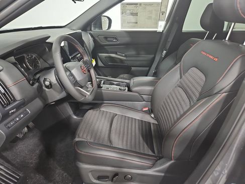 New 2026 Nissan Pathfinder Rock Creek image 9