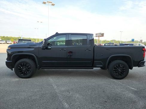 Used 2025 Chevrolet Silverado 2500 High Country w/ Midnight Edition AWD/4WD image 6