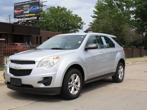 Used 2014 Chevrolet Equinox LS AWD/4WD image 2