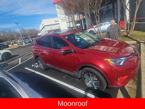 Used 2018 Toyota RAV4 XLE image 4