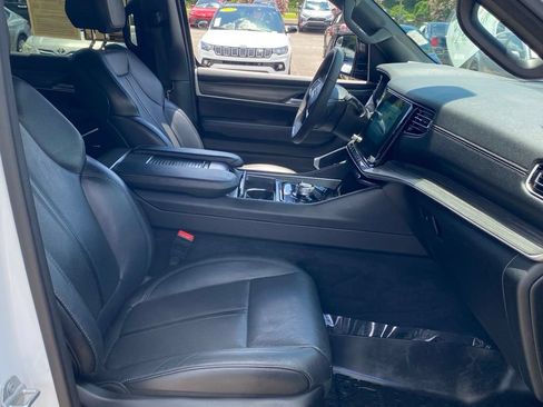 Used 2024 Jeep Wagoneer L Series II w/ Flexible Seating Group AWD/4WD image 20