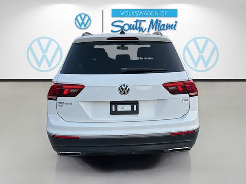 Used 2018 Volkswagen Tiguan SE w/ 18" Alloy Wheels Package image 6