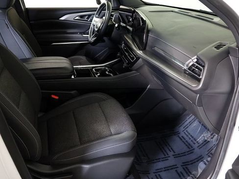 Used 2024 Chevrolet Traverse LT FWD image 36