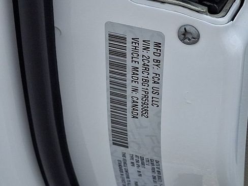Certified 2023 Chrysler Pacifica Touring-L FWD image 31