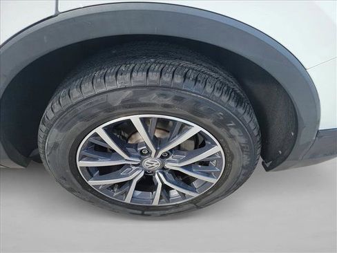 Used 2021 Volkswagen Tiguan S image 12