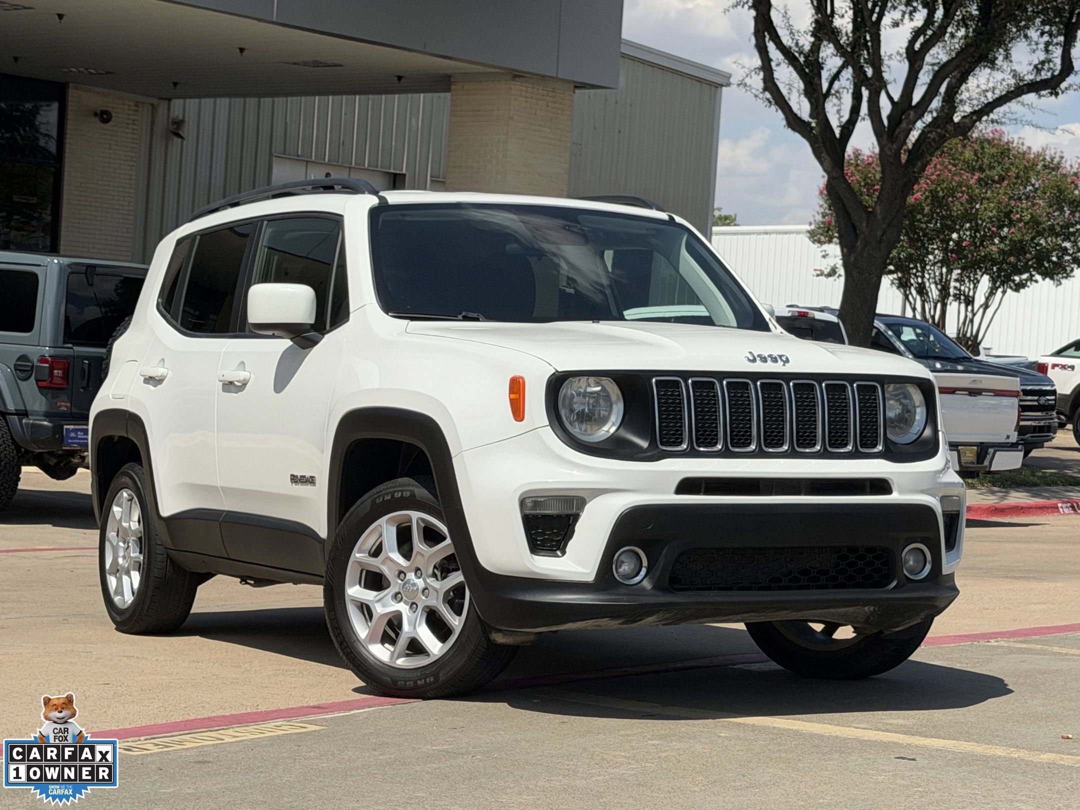 Used 2020 Jeep Renegade Latitude w/ Cold Weather Group AWD/4WD image 2