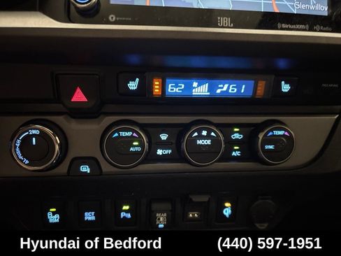 Used 2020 Toyota Tacoma TRD Sport w/ TRD Premium Sport Package AWD/4WD image 22