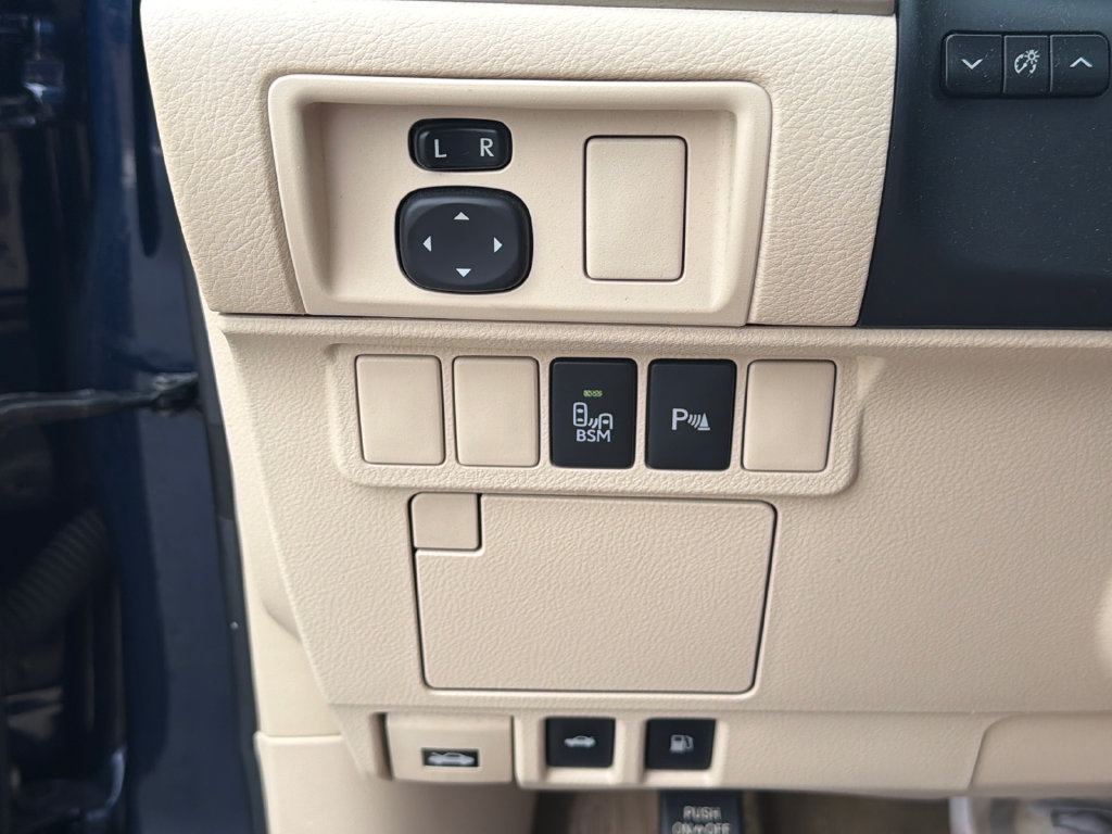 Used 2015 Lexus ES 350 w/ Luxury Package FWD image 34