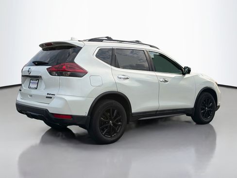 Used 2018 Nissan Rogue SV AWD/4WD image 2