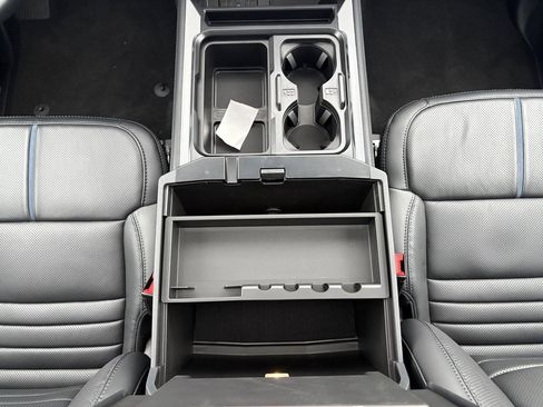 New 2026 Ford F450 Platinum w/ FX4 Off-Road Package image 29