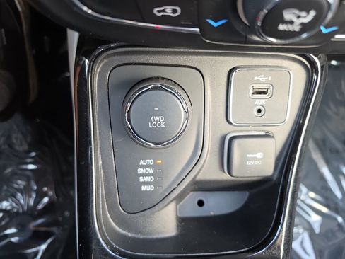 Used 2021 Jeep Compass Limited AWD/4WD image 30