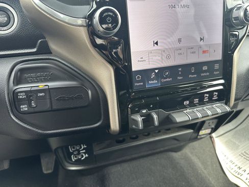Used 2024 RAM 2500 Laramie image 12