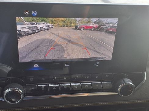 Used 2025 Chevrolet Colorado ZR2 image 4