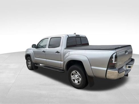 Used 2015 Toyota Tacoma PreRunner w/ SR5 Package RWD image 21
