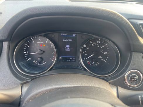 Used 2018 Nissan Rogue SV w/ Premium Package AWD/4WD image 5