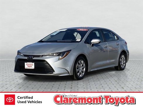 Certified 2025 Toyota Corolla LE image 1