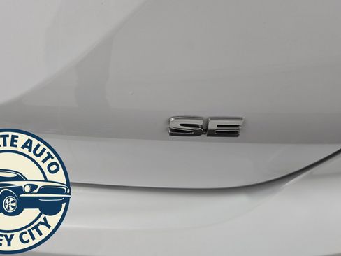 Used 2022 Mitsubishi Outlander SE image 30