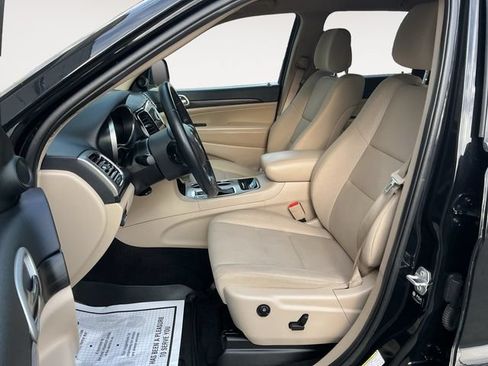 Used 2022 Jeep Grand Cherokee Laredo E AWD/4WD image 11