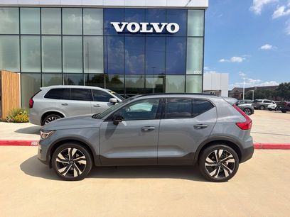 Used 2023 Volvo XC40 B5 Plus w/ Driver Assist Package